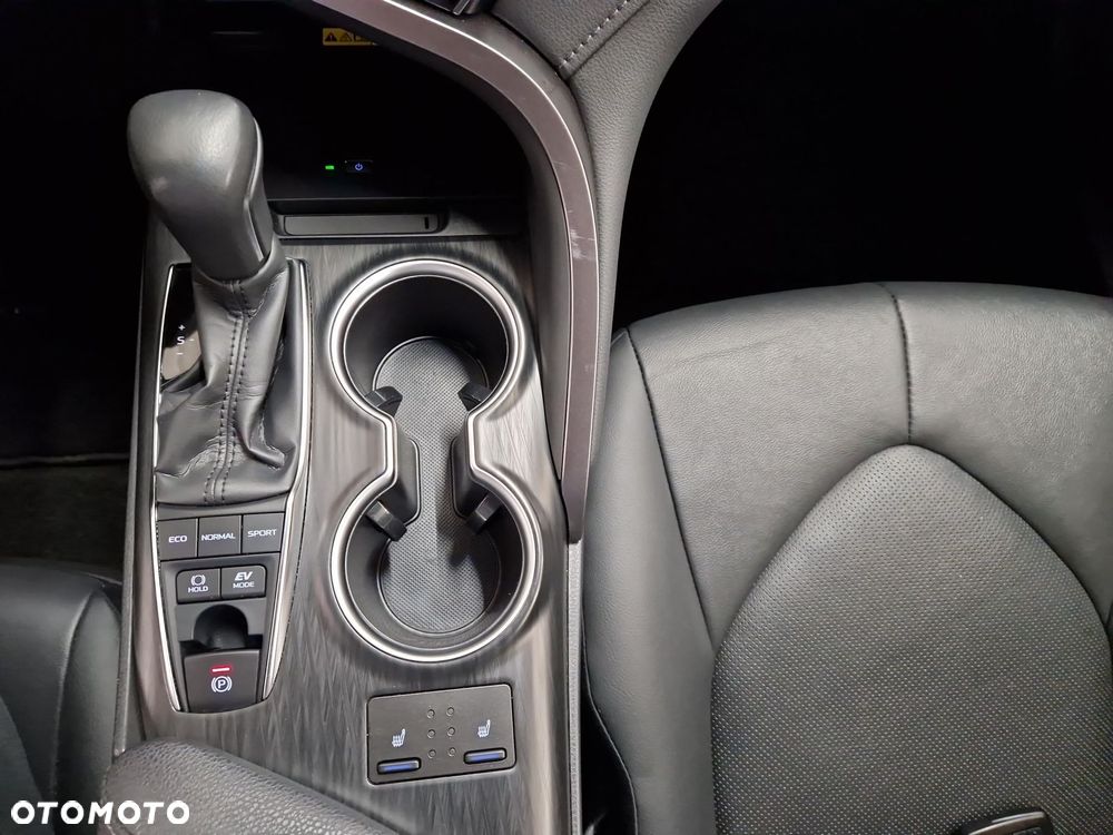 Toyota Camry 2.5 Hybrid Executive CVT - 19