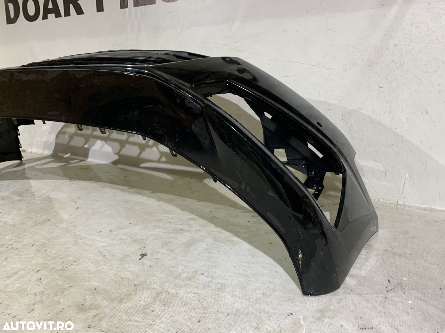 Bara fata Audi A4, B9, facelift, 2020, 2021, 2022, 2023, 2024, cod origine OE 8W0807437AH, cu gauri pentru senzori de parcare. Grila are o dunga pe crom. - 5