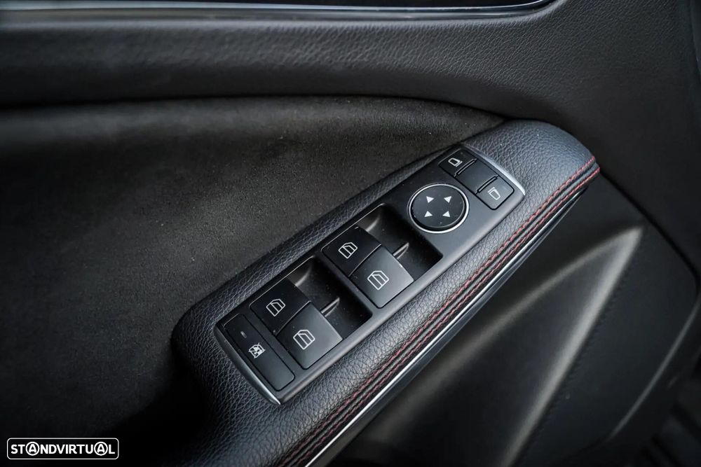 Mercedes-Benz A 180 d AMG Line - 35