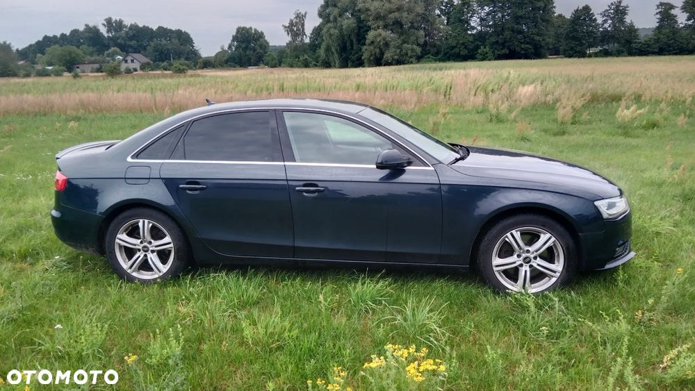 Audi A4 Limousine - 3