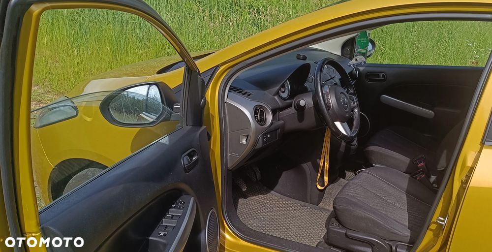 Mazda 2 - 6