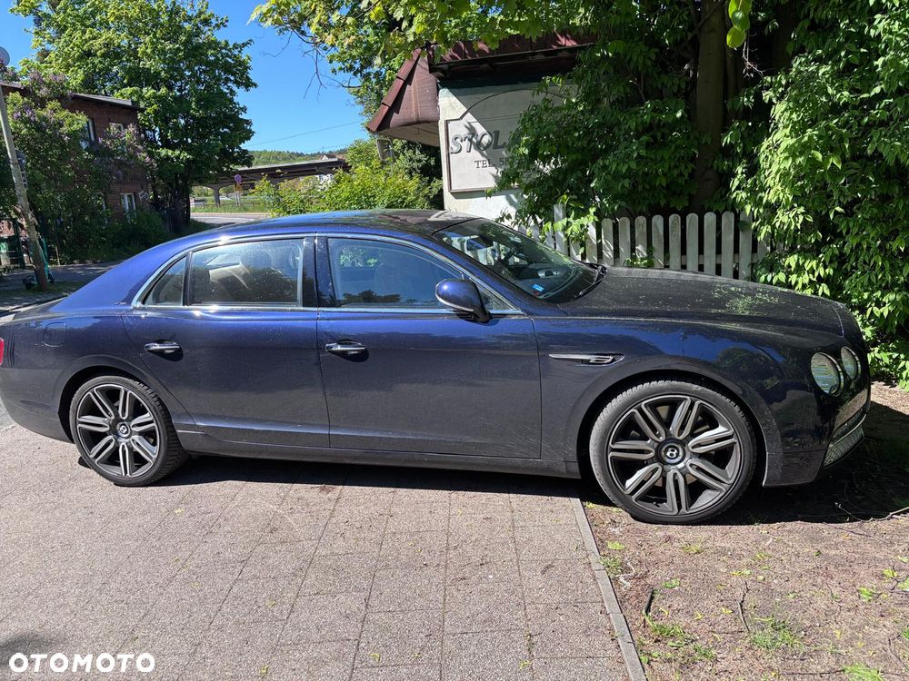 Bentley Flying Spur W12 - 12