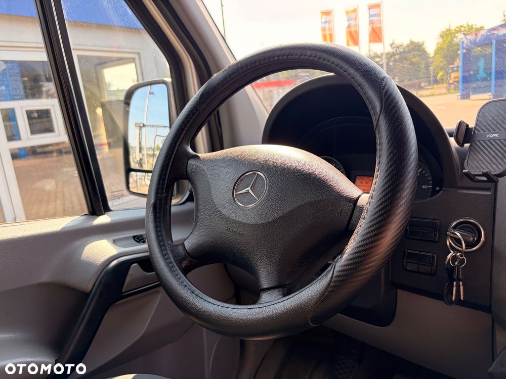 Mercedes-Benz Sprinter - 9