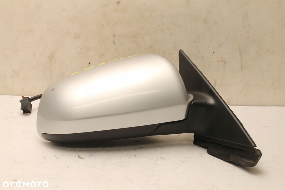 AUDI A4 B7 04R- LUSTERKO PRAWE 5 PINÓW LY7W - 9