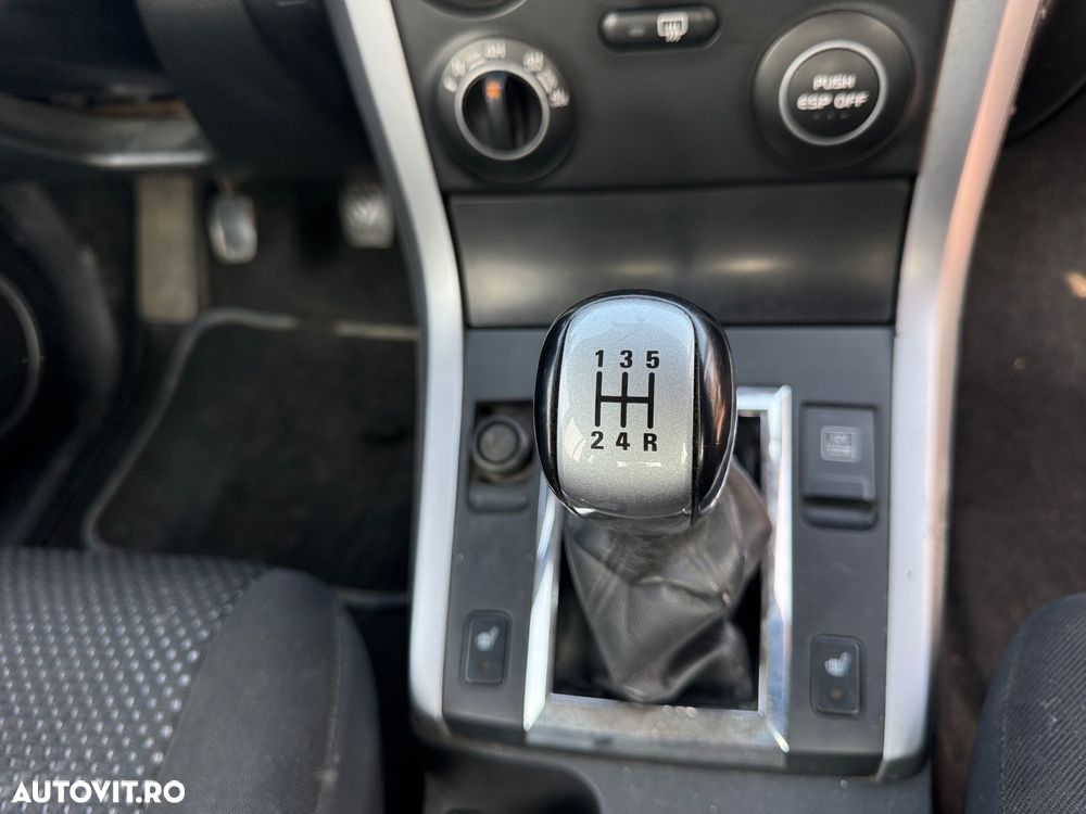 Suzuki Grand Vitara 1.9 DDiS Comfort DPF - 8