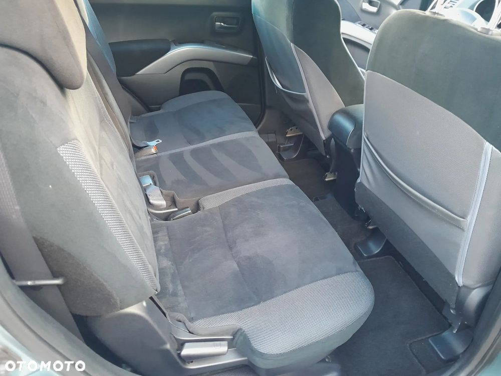 Mitsubishi Outlander 2.0 DI-D 4WD Inform - 23