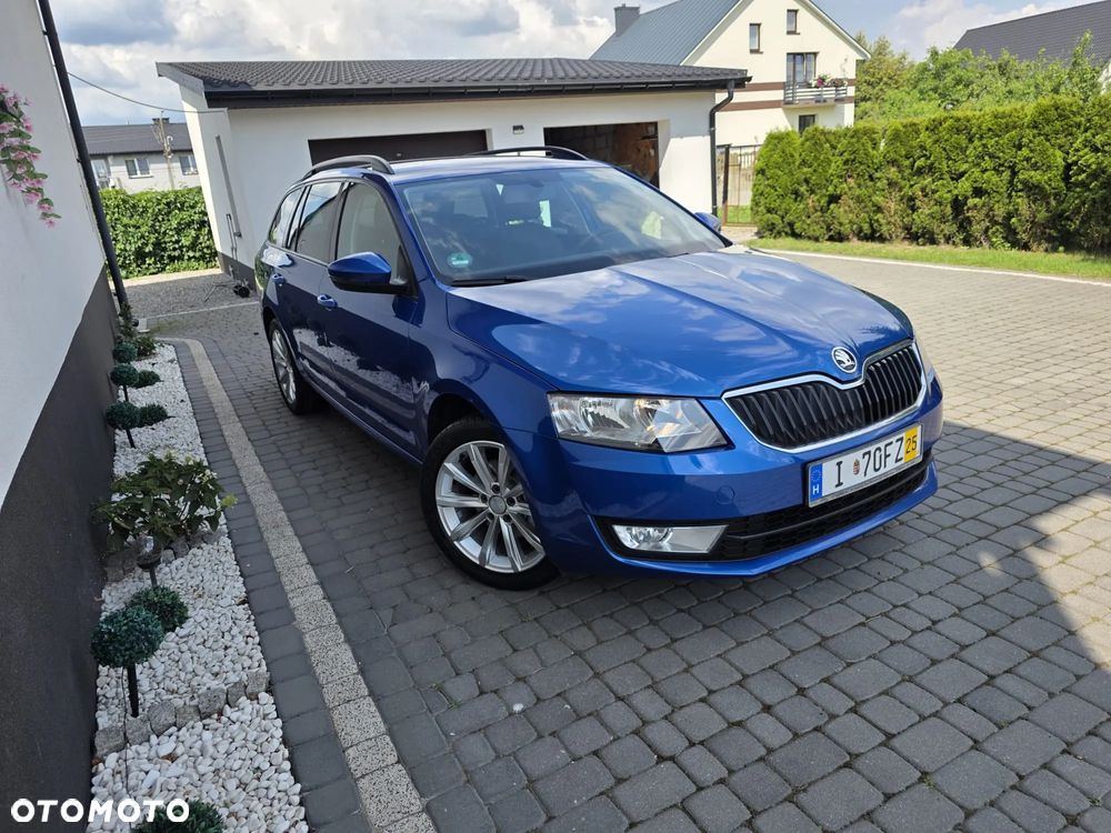 Skoda Octavia Combi 2.0 TDI Soleil - 2