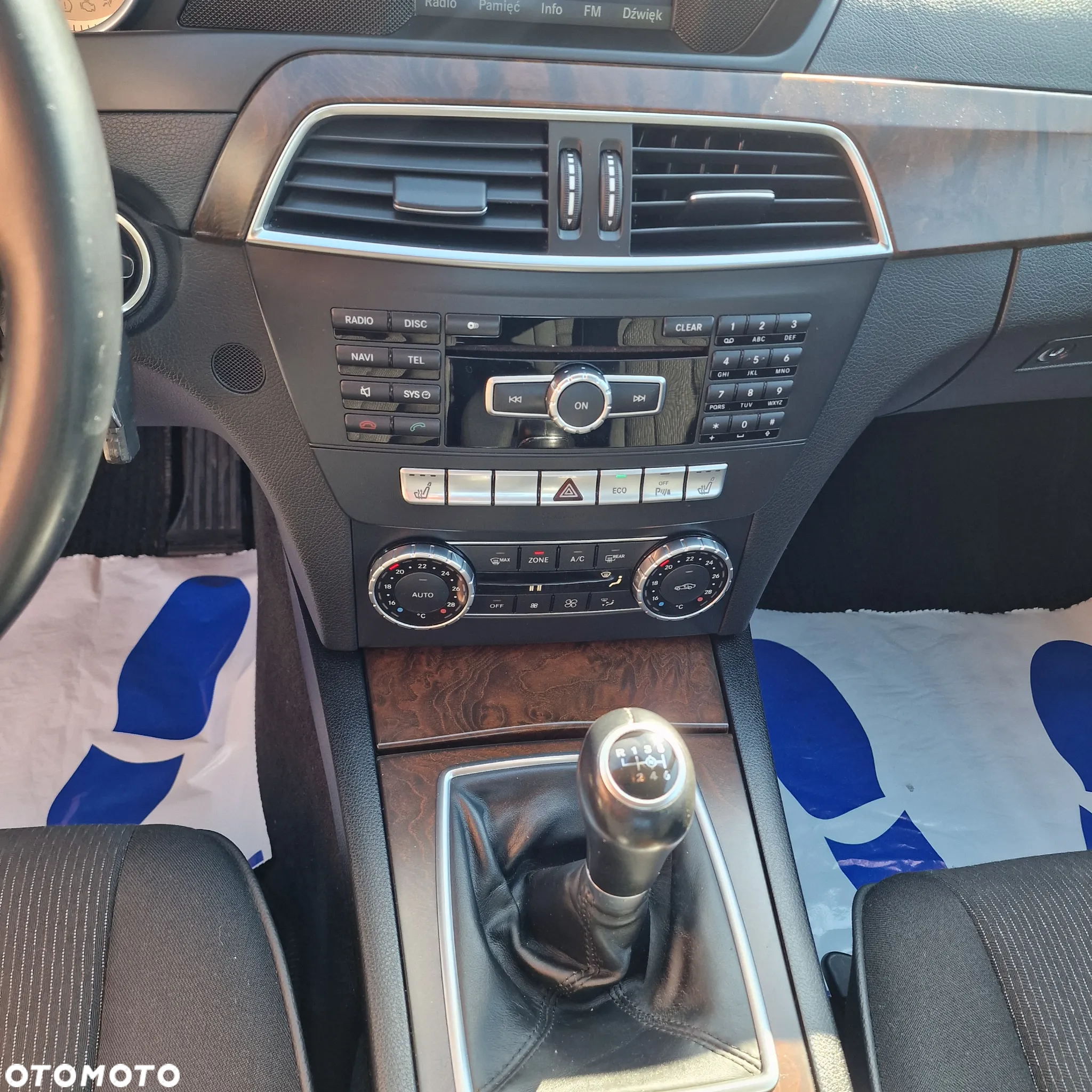 Mercedes-Benz Klasa C 180 (BlueEFFICIENCY) Elegance - 23