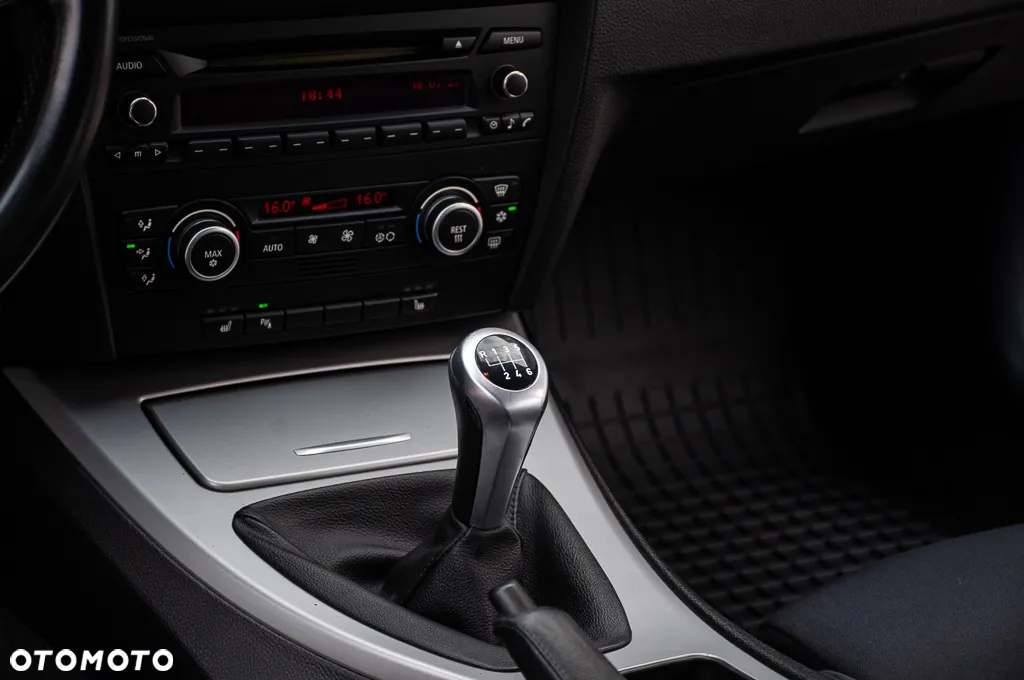 BMW Seria 3 320i - 39