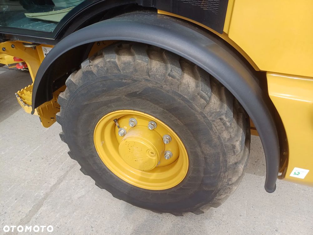 Caterpillar 906M - 16