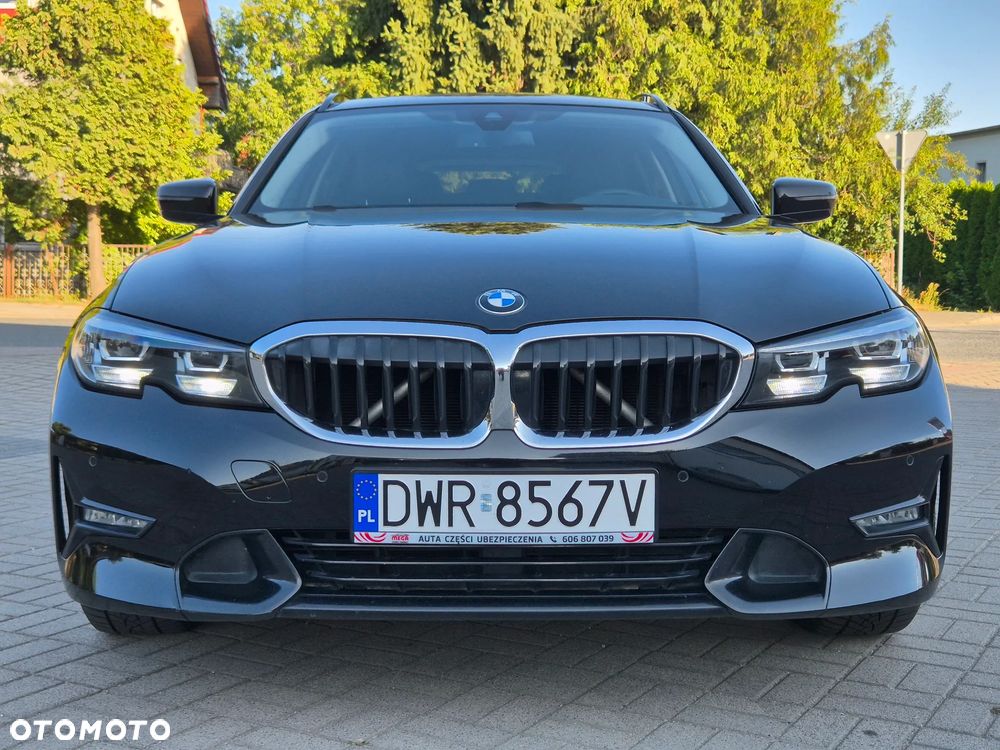 BMW Seria 3 330i Sport Line - 3