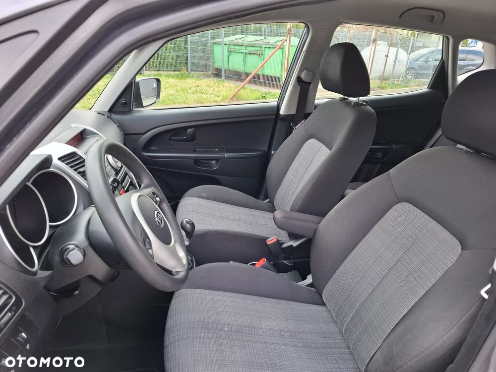 Kia Venga 1.4 CVVT Fifa World Cup Edition - 9