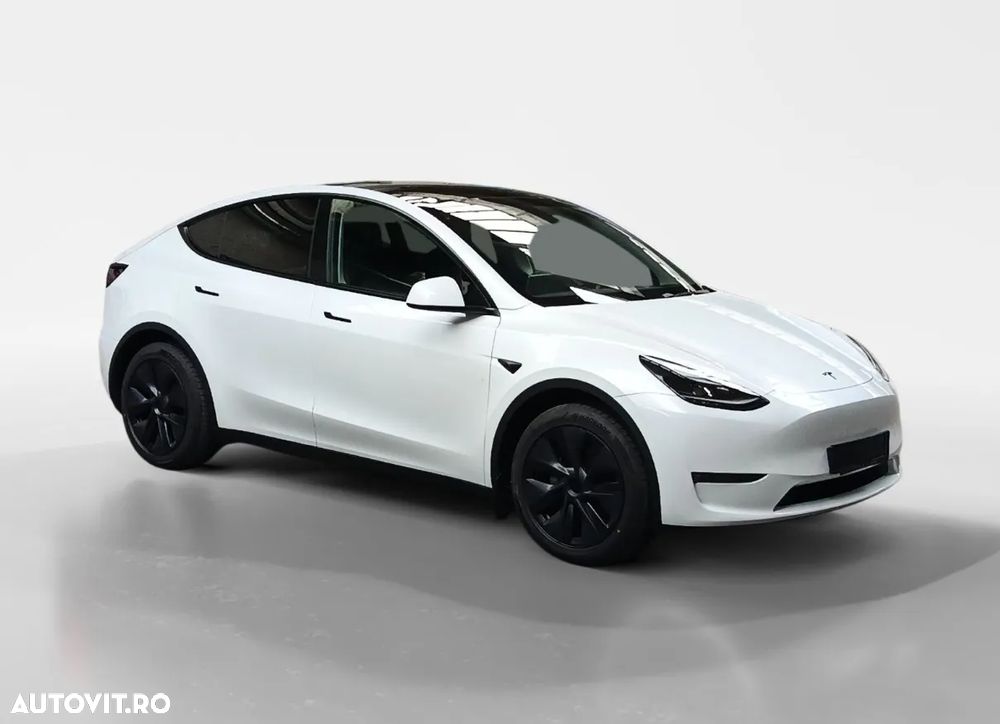 Tesla Model Y - 3