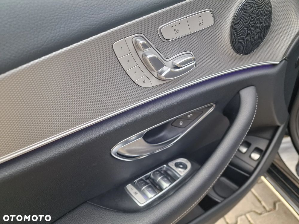 Mercedes-Benz Klasa E 220 d 4Matic 9G-TRONIC AMG Line - 9