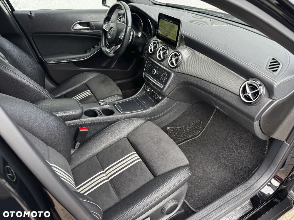 Mercedes-Benz GLA - 17