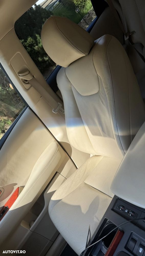 Lexus Seria RX - 9