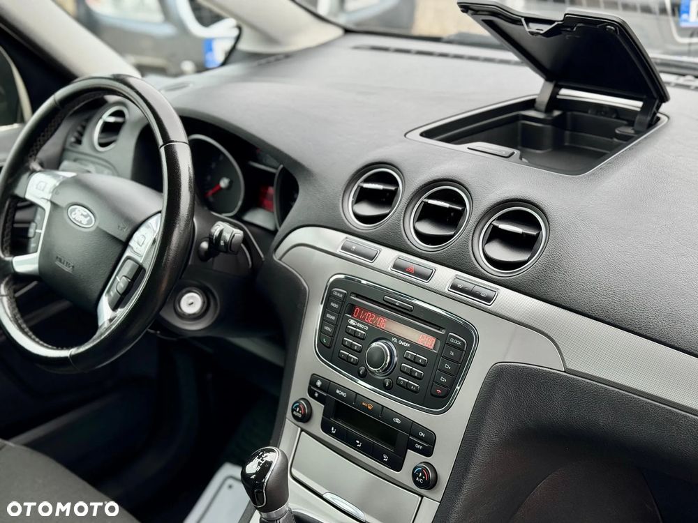 Ford Galaxy 2.0 FF Titanium - 40