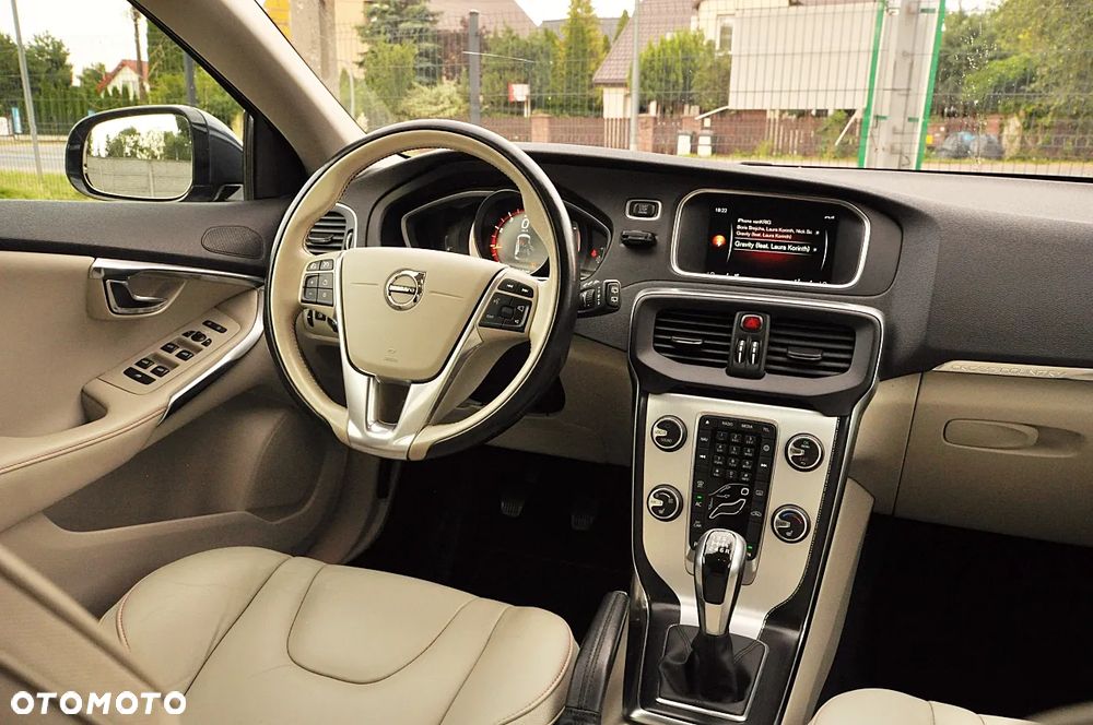 Volvo V40 T3 Ocean Race - 1