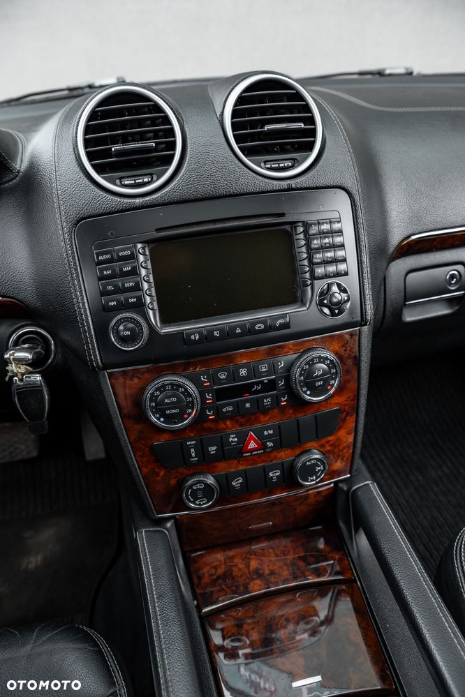 Mercedes-Benz GL 320 CDI 4Matic 7G-TRONIC - 25