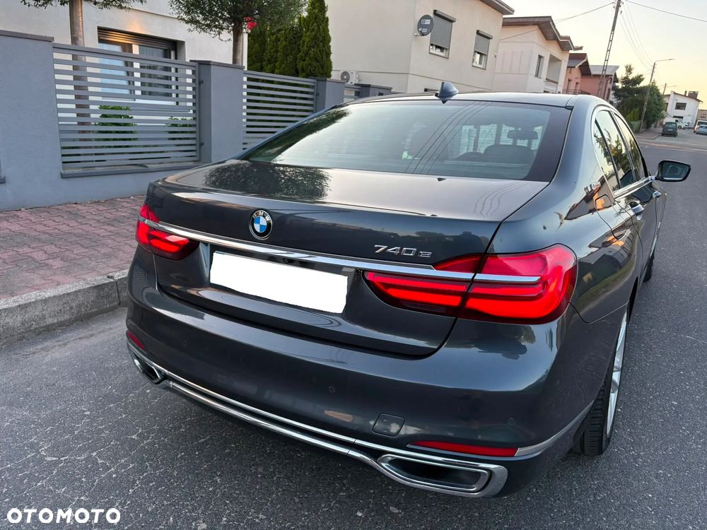 BMW Seria 7 740e iPerformance - 26