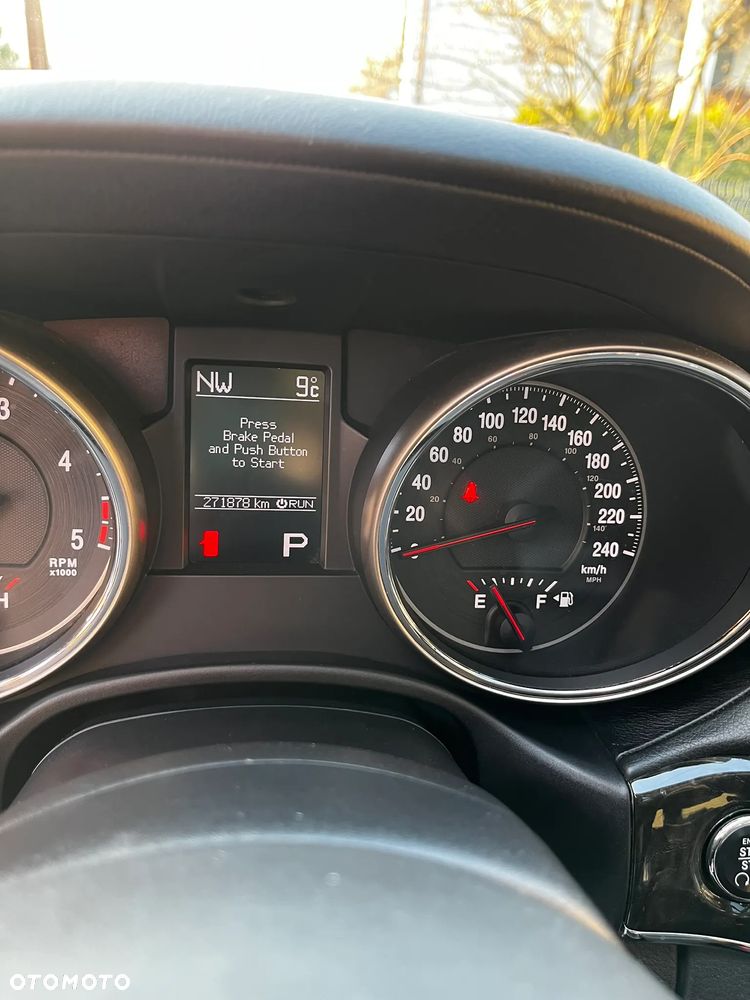 Jeep Grand Cherokee - 36