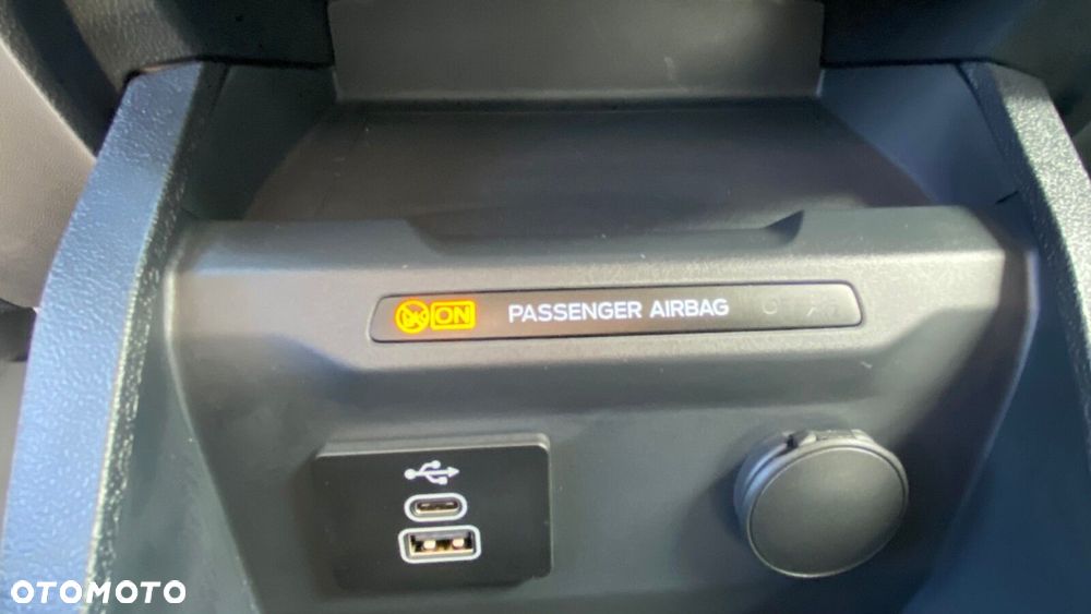 Ford Transit Courier - 38