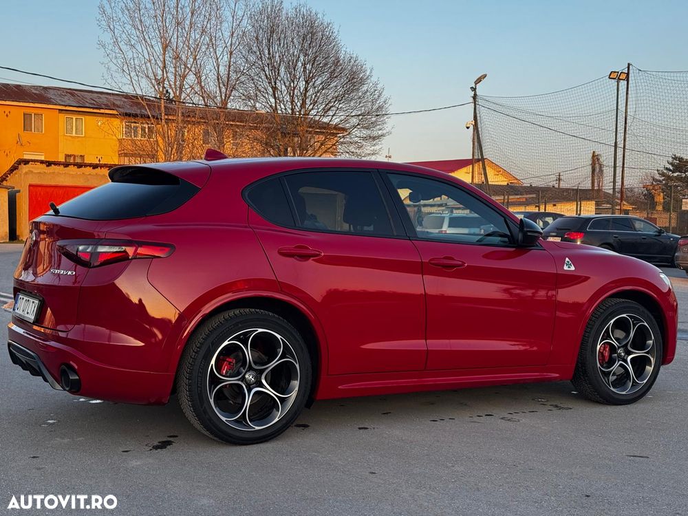 Alfa Romeo Stelvio 2.2 16V AT8 Q4 Veloce Ti - 3