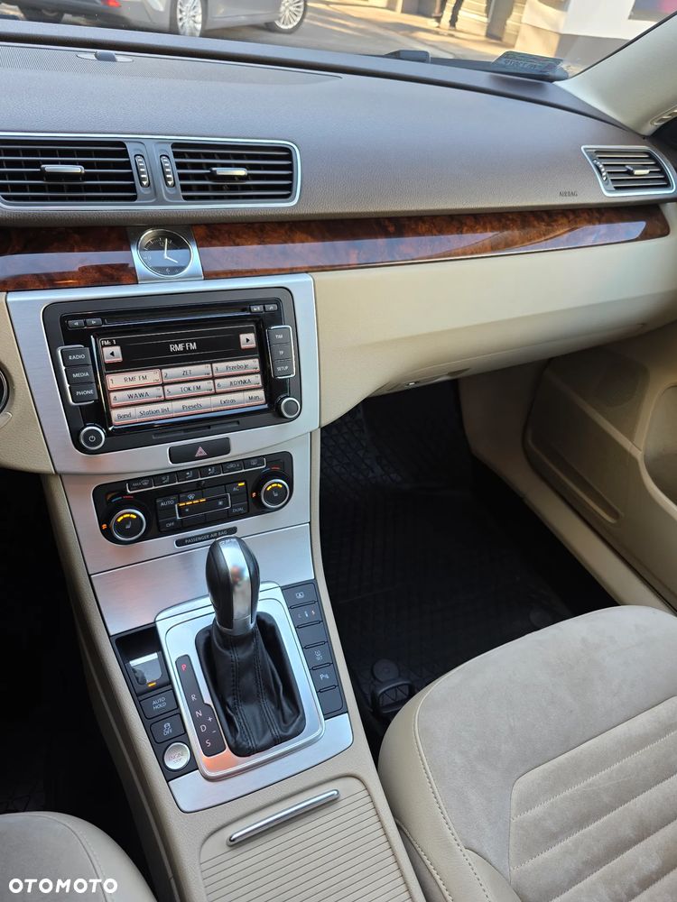 Volkswagen Passat 2.0 TSI Highline DSG - 17