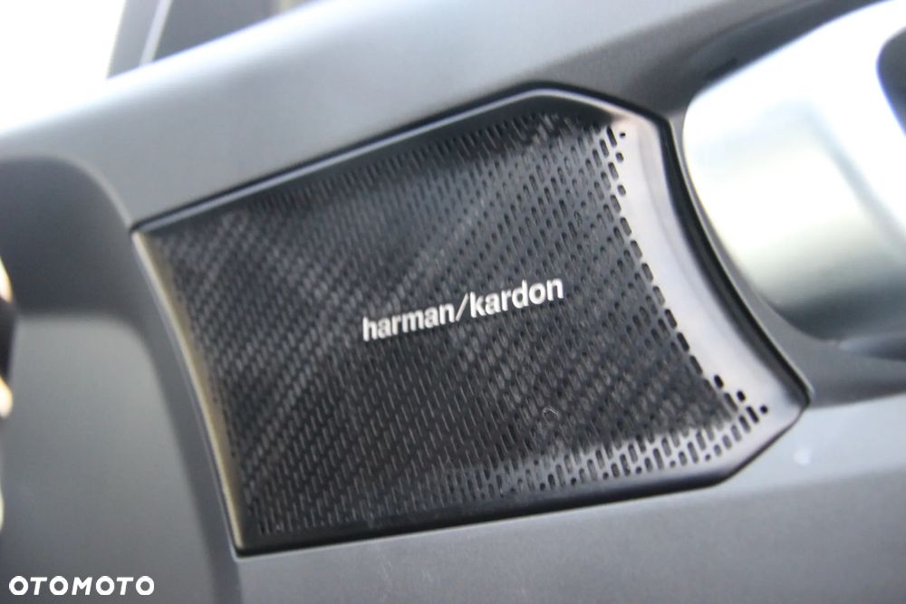 Volvo XC 40 D4 AWD Geartronic R-Design - 17