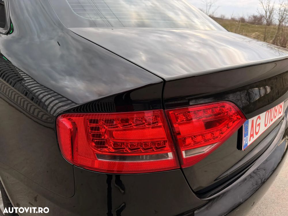 Audi A4 2.0 TDI DPF multitronic S line Sportpaket - 29