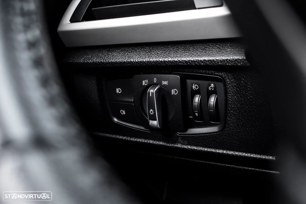 BMW 116 d Line Luxury - 28
