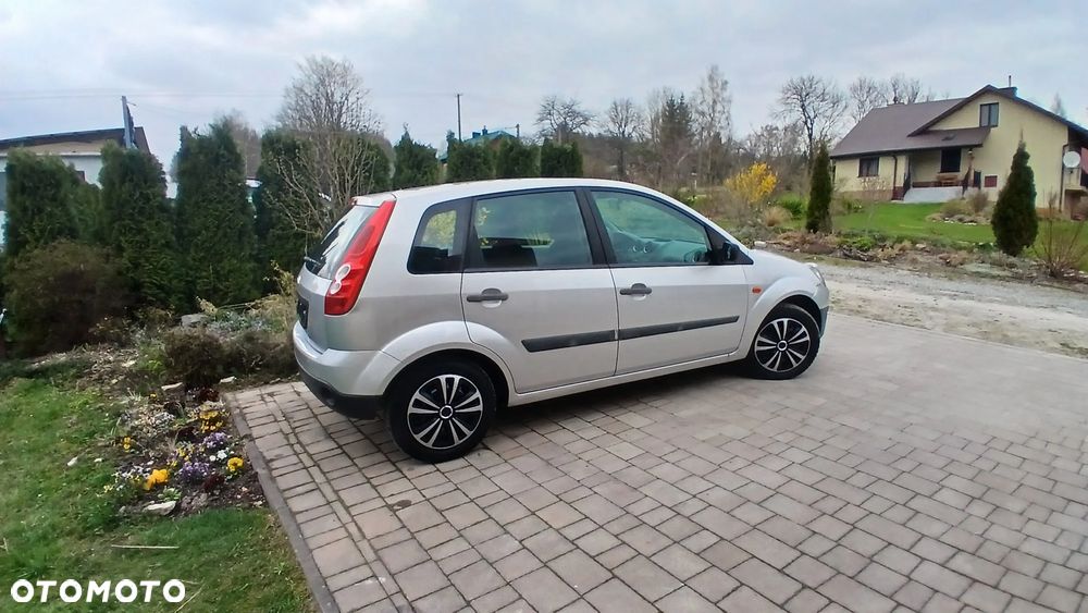 Ford Fiesta - 10