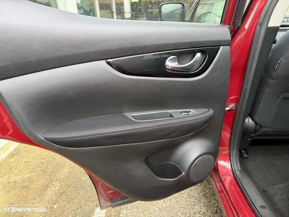 Nissan Qashqai 1.5 dCi N-Connecta 18 - 15