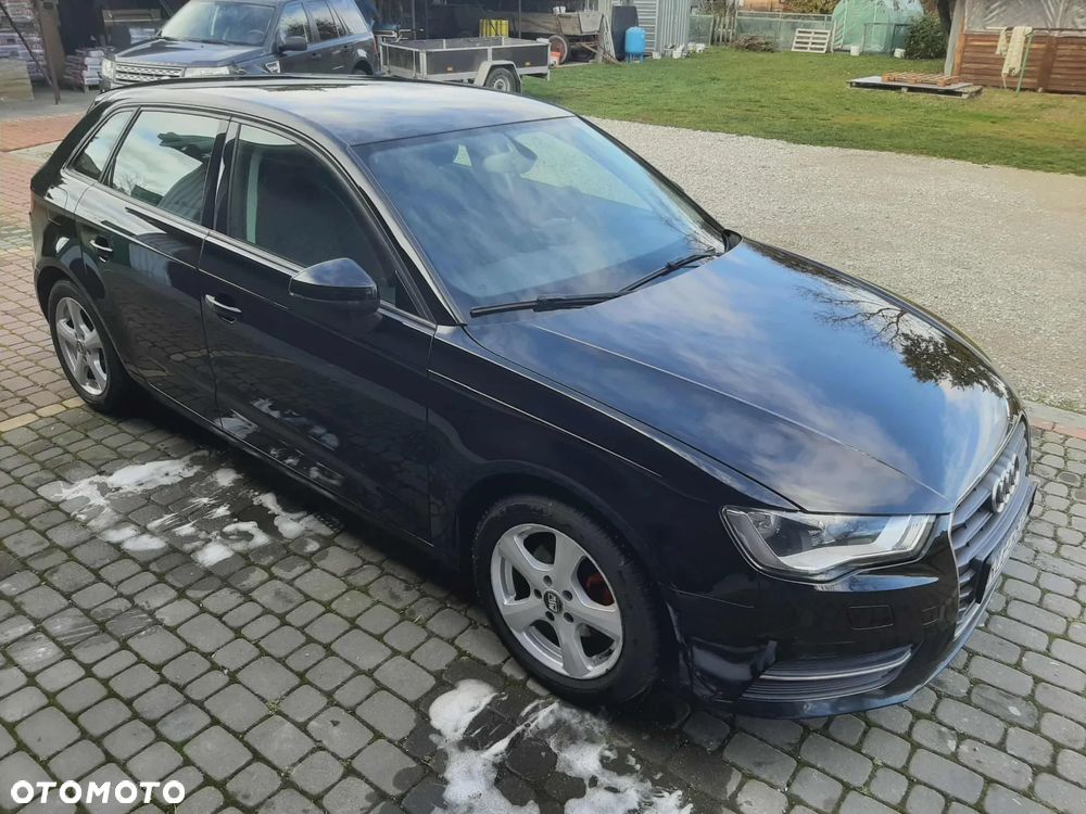 Audi A3 Sportback - 1