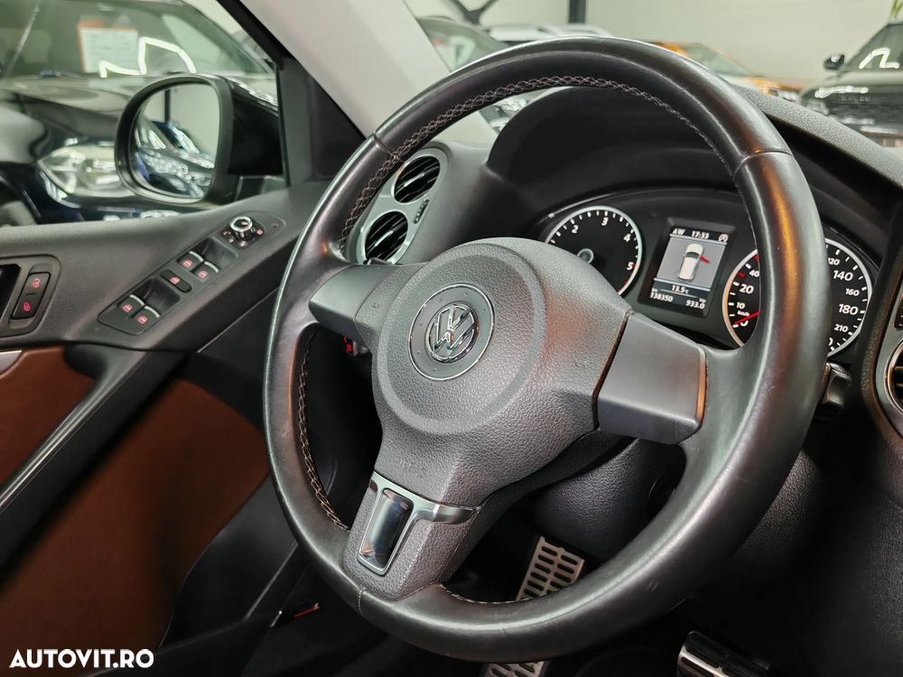 Volkswagen Tiguan 2.0 TDI DPF 4Motion BlueMotion Technology DSG Sport & Style - 12