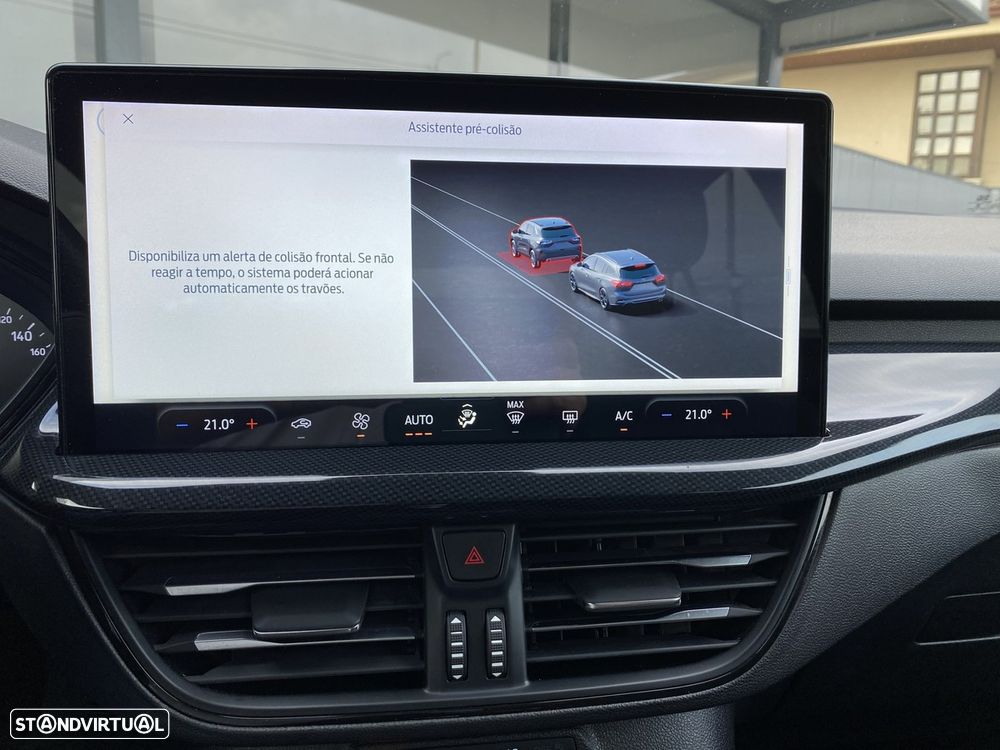 Ford Focus 1.0 EcoBoost MHEV ST-Line - 37