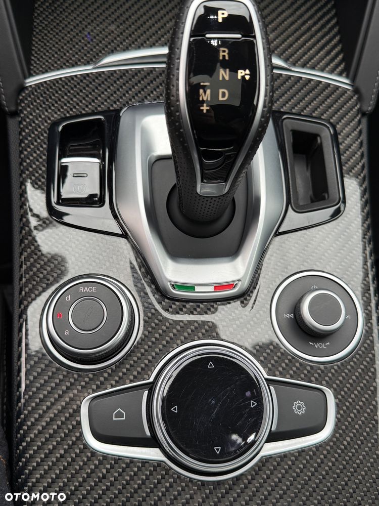 Alfa Romeo Stelvio 2.9 V6 Bi-Turbo Quadrifoglio Q4 - 8