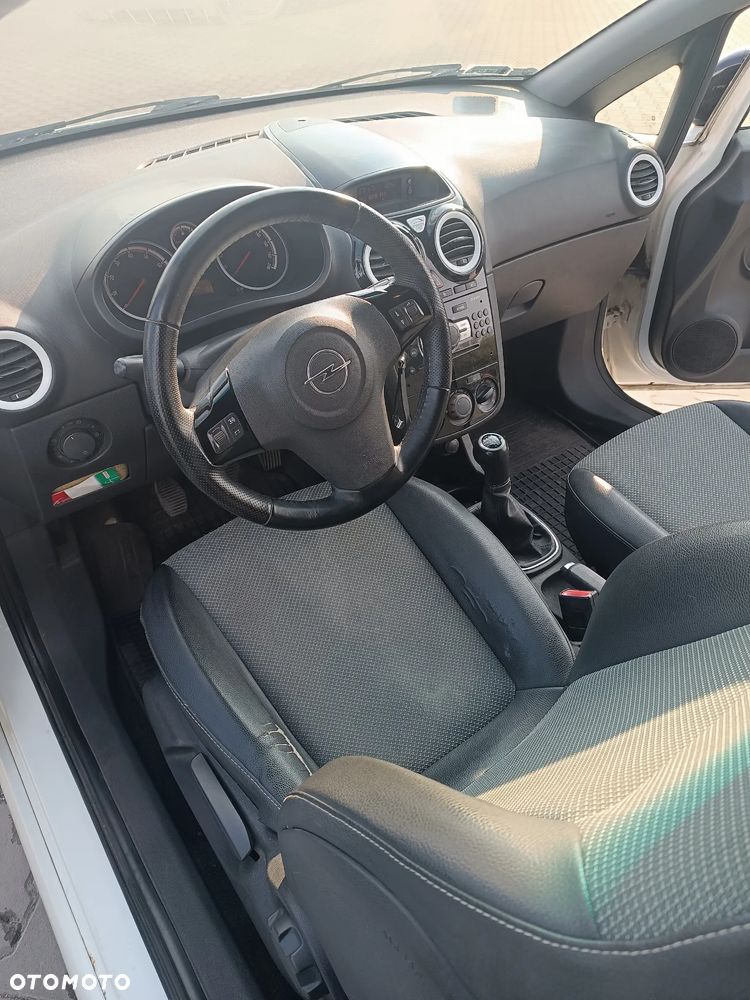 Opel Corsa 1.4 16V Limited Edition - 7
