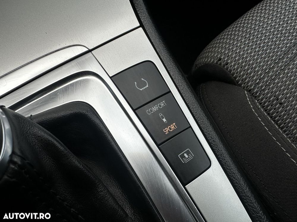 Volkswagen Passat CC - 19