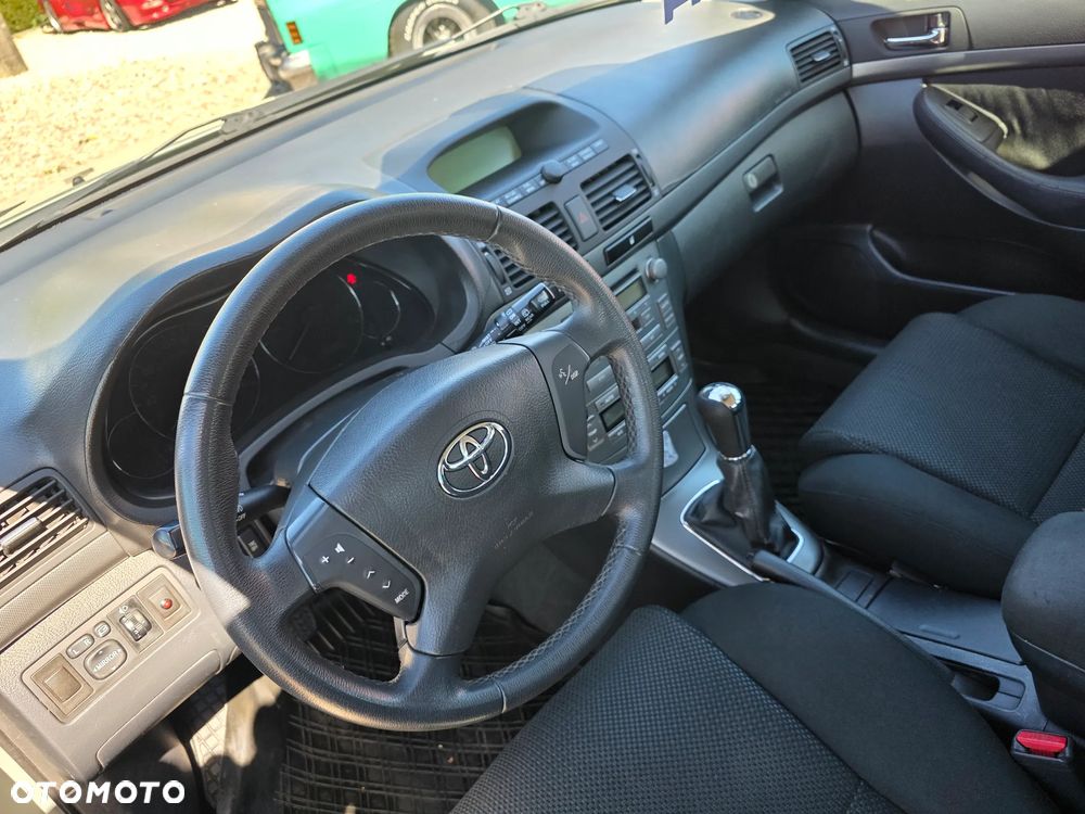 Toyota Avensis 2.0 VVT-i Sol - 20