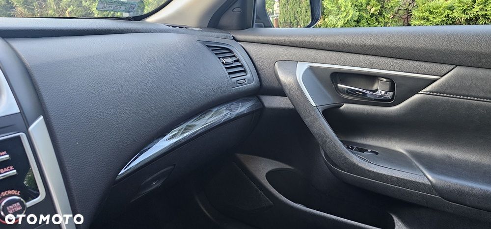 Nissan Altima - 10