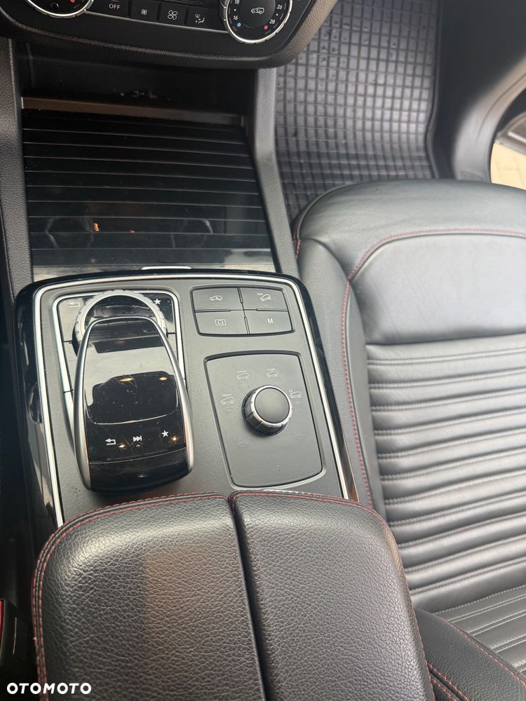 Mercedes-Benz GLE 350 d 4Matic 9G-TRONIC AMG Line - 23