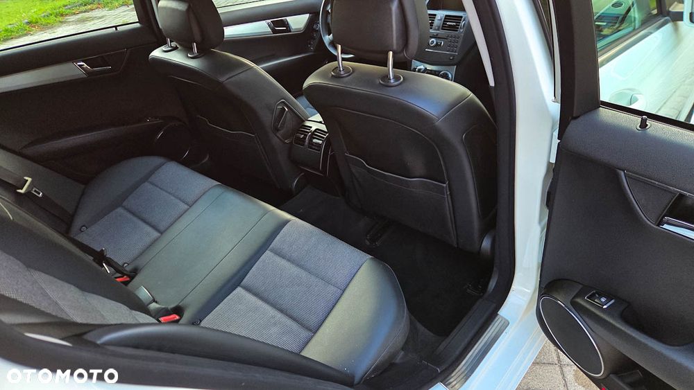 Mercedes-Benz Klasa C 180 Kompressor Automatik BlueEFFICIENCY Avantgarde - 9