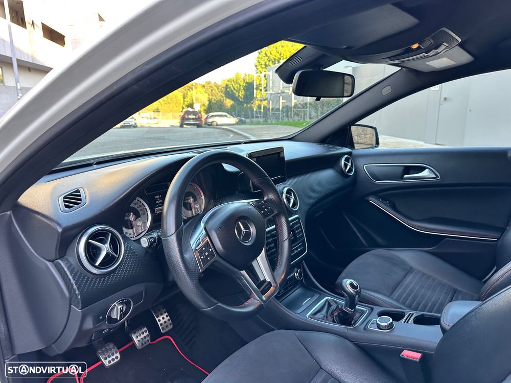 Mercedes-Benz A 180 d AMG Line - 37