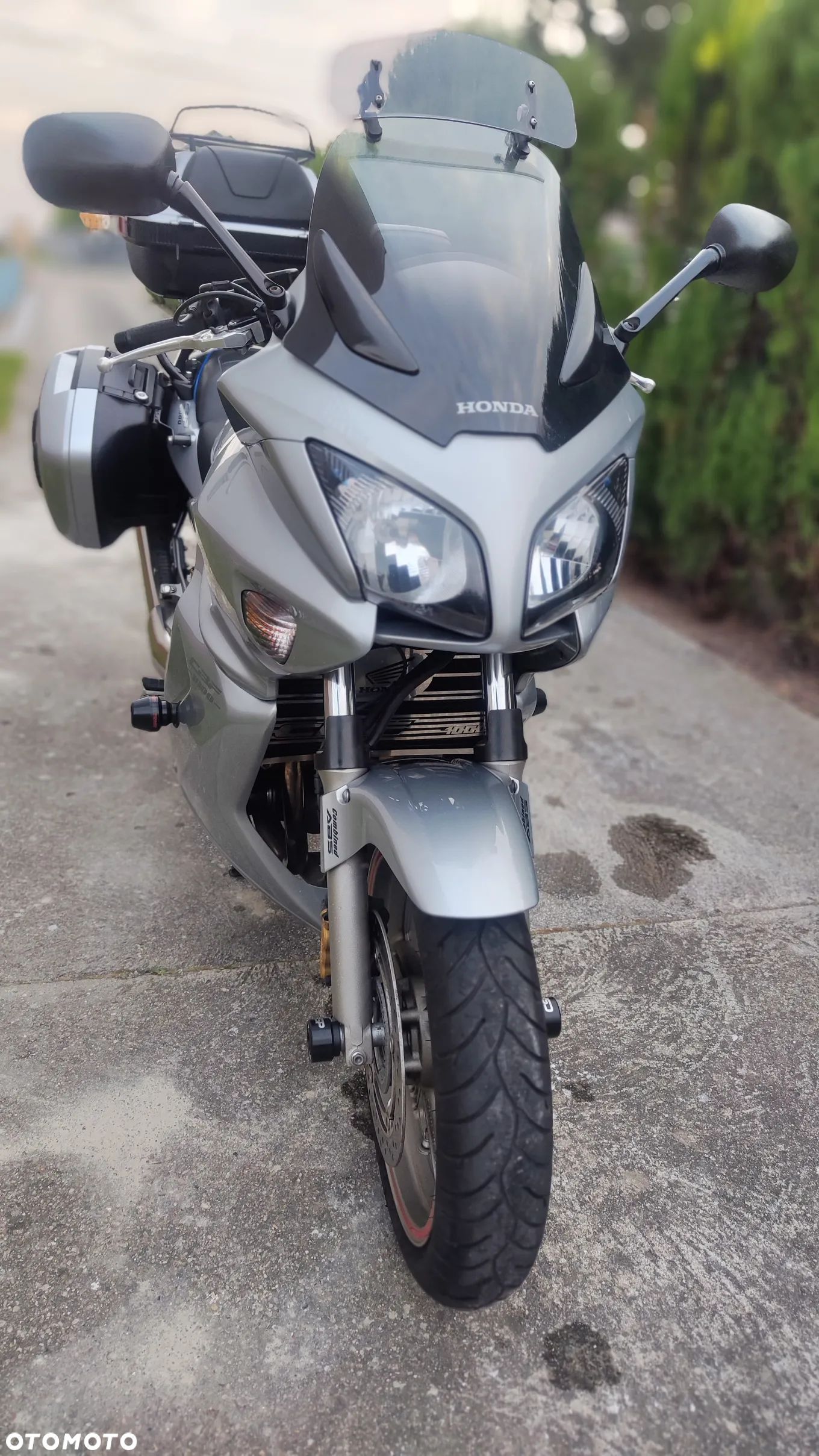 Honda CBF - 1
