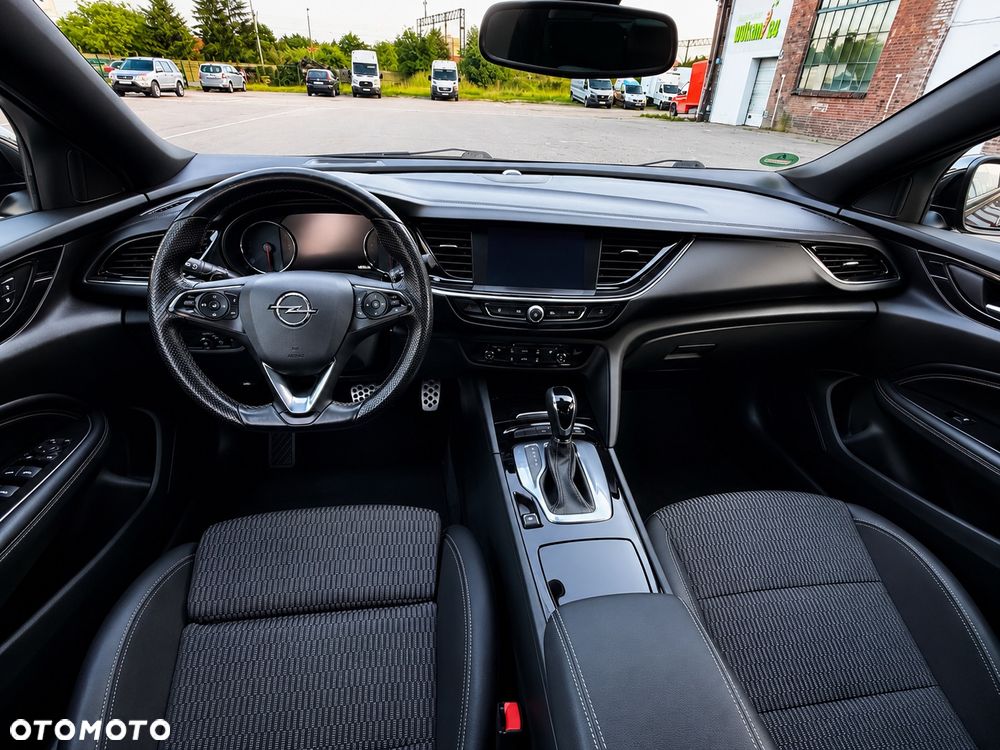 Opel Insignia 1.5 T Exclusive S&S - 16