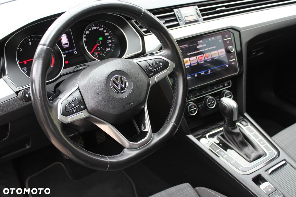 Volkswagen Passat Variant 2.0 TDI SCR DSG Highline - 10