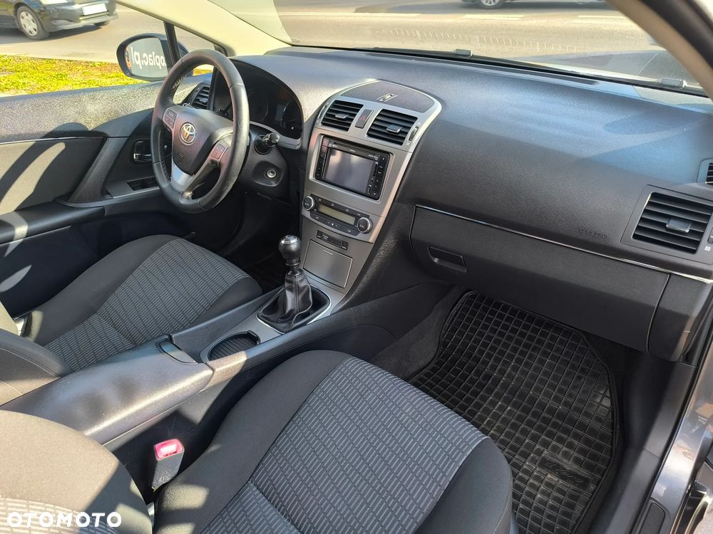 Toyota Avensis 1.8 Life - 13