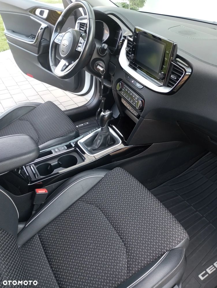 Kia Ceed 1.5 T-GDI L Business Line - 15