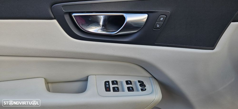 Volvo XC 60 2.0 T6 PHEV Core AWD - 20